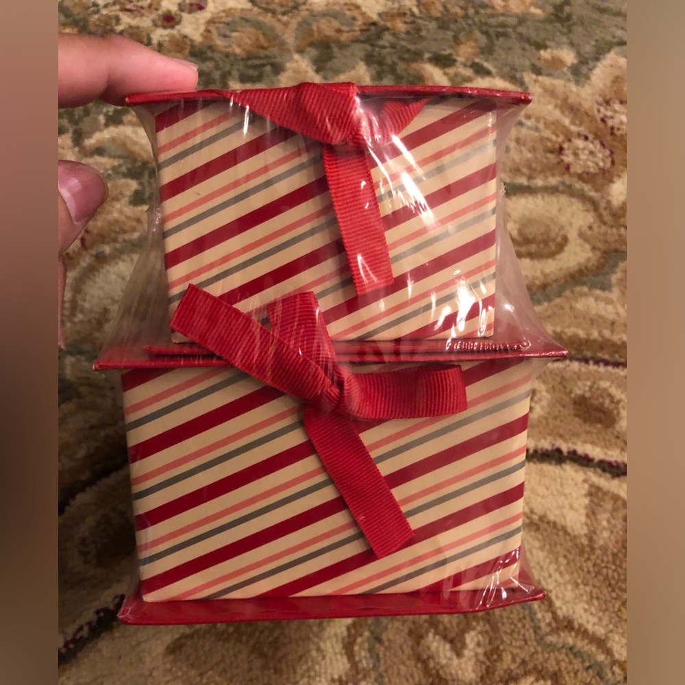 Brand new 2 pack gift boxes